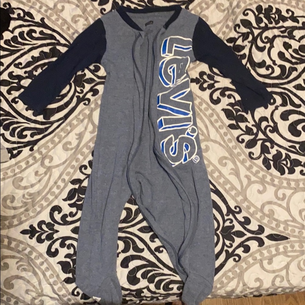 Levi zip up